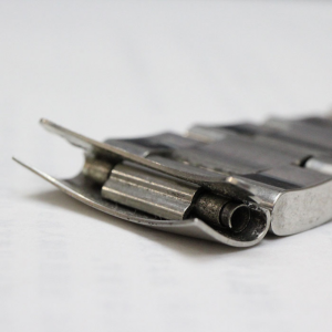 バネ棒が入らない原因の確認